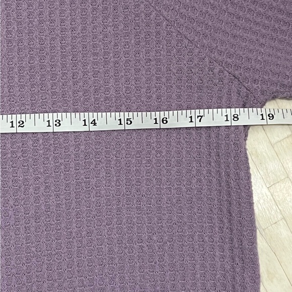 American Eagle Outfitters Lavender Long Sleeve Top size XS - Picture 8 of 9